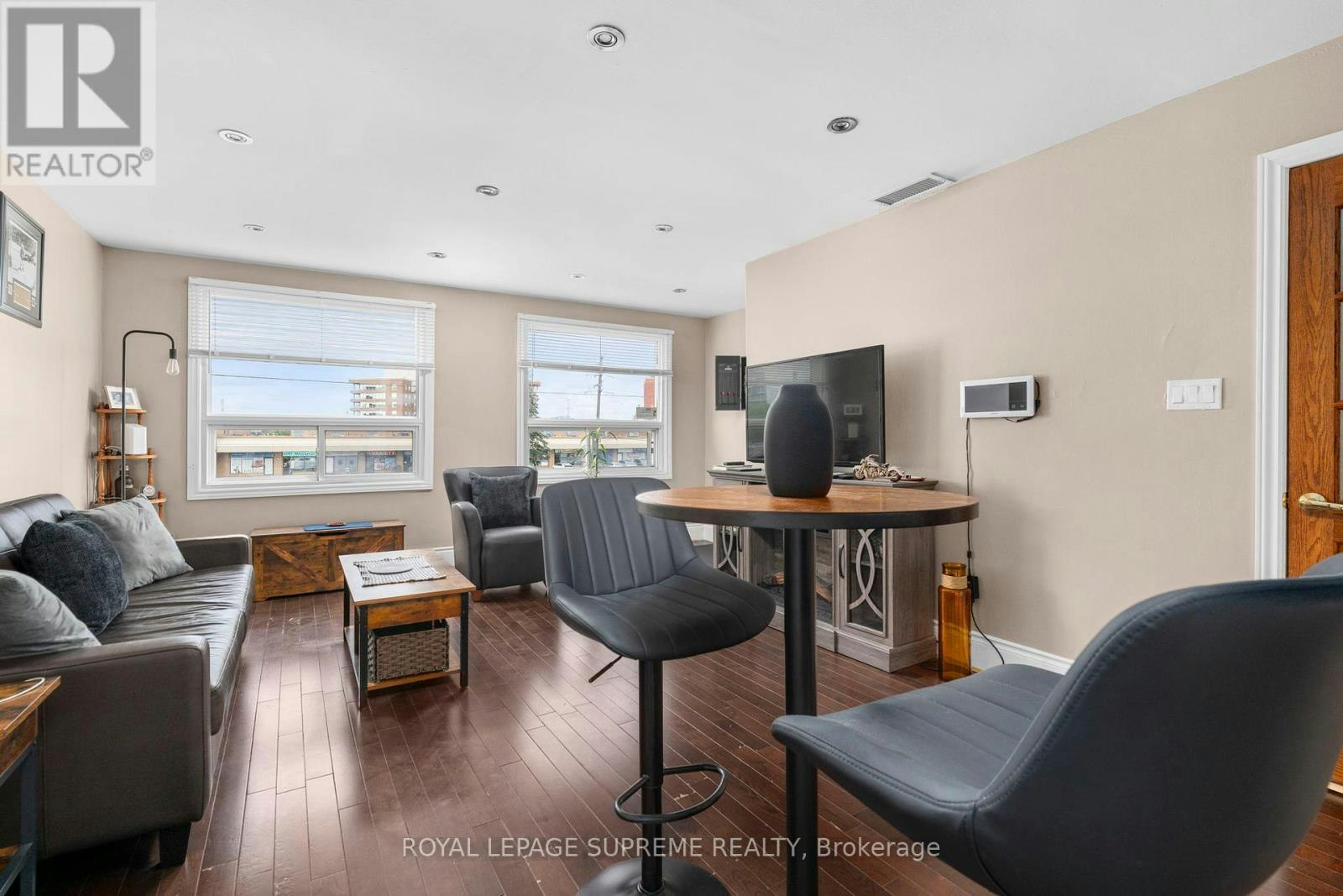 6127 Steeles Avenue W, Toronto, ON, M9L 2V1 - 10
