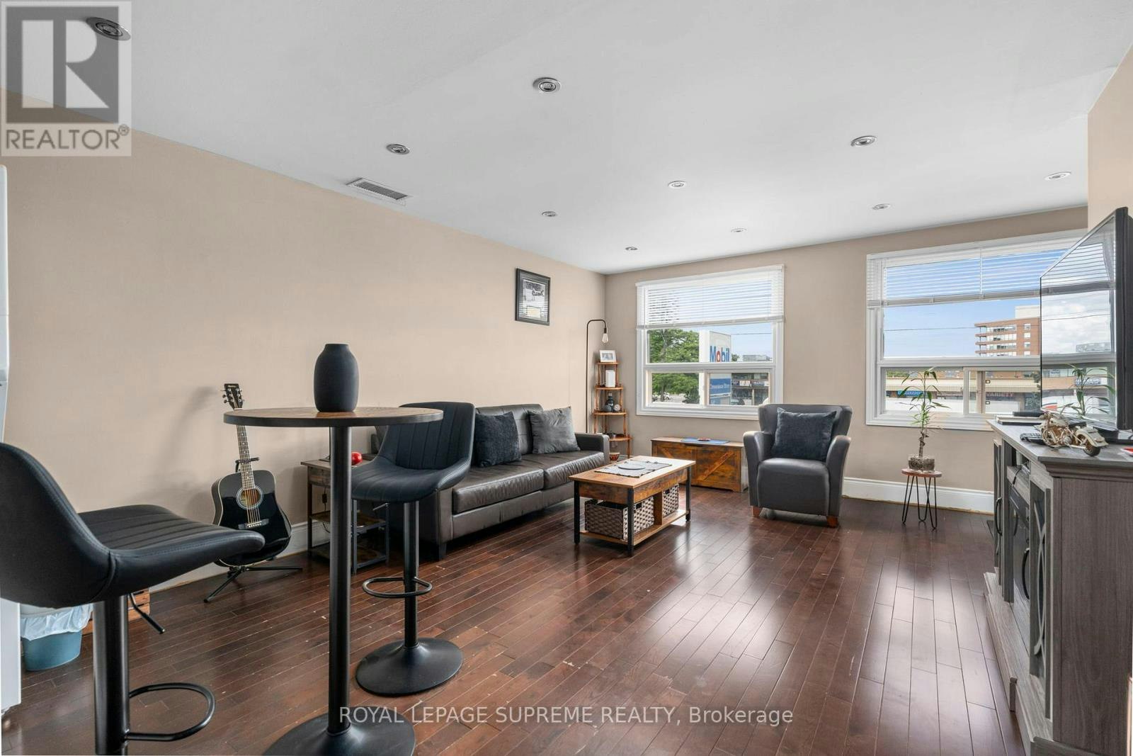 6127 Steeles Avenue W, Toronto, ON, M9L 2V1 - 5