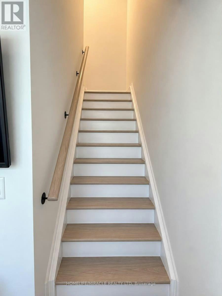 360-75 Attmar Drive, Brampton, ON, L6P 0Y6 - 8