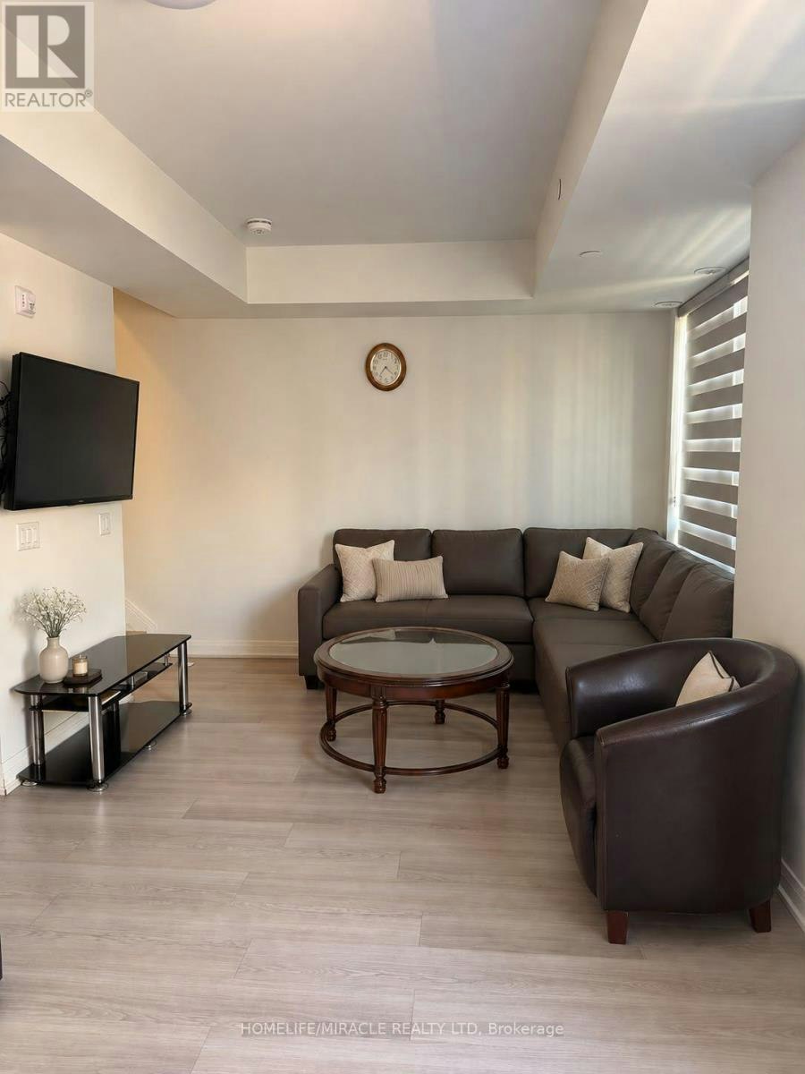 360-75 Attmar Drive, Brampton, ON, L6P 0Y6