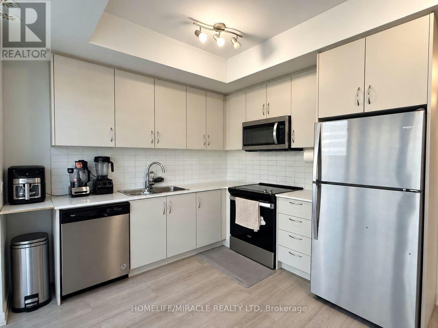 360-75 Attmar Drive, Brampton, ON, L6P 0Y6 - 2