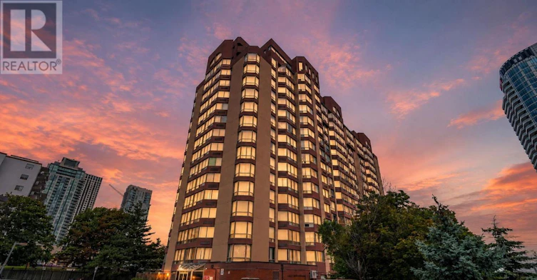 807-25 Fairview Road W, Mississauga, ON, L5B 3Y8 - 2