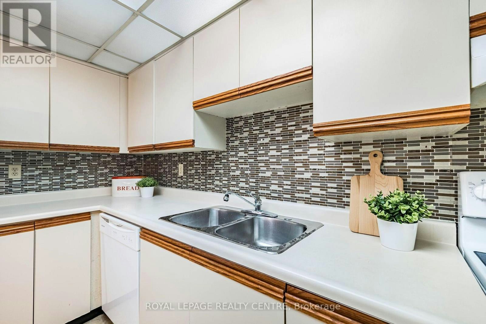 807-25 Fairview Road W, Mississauga, ON, L5B 3Y8 - 22