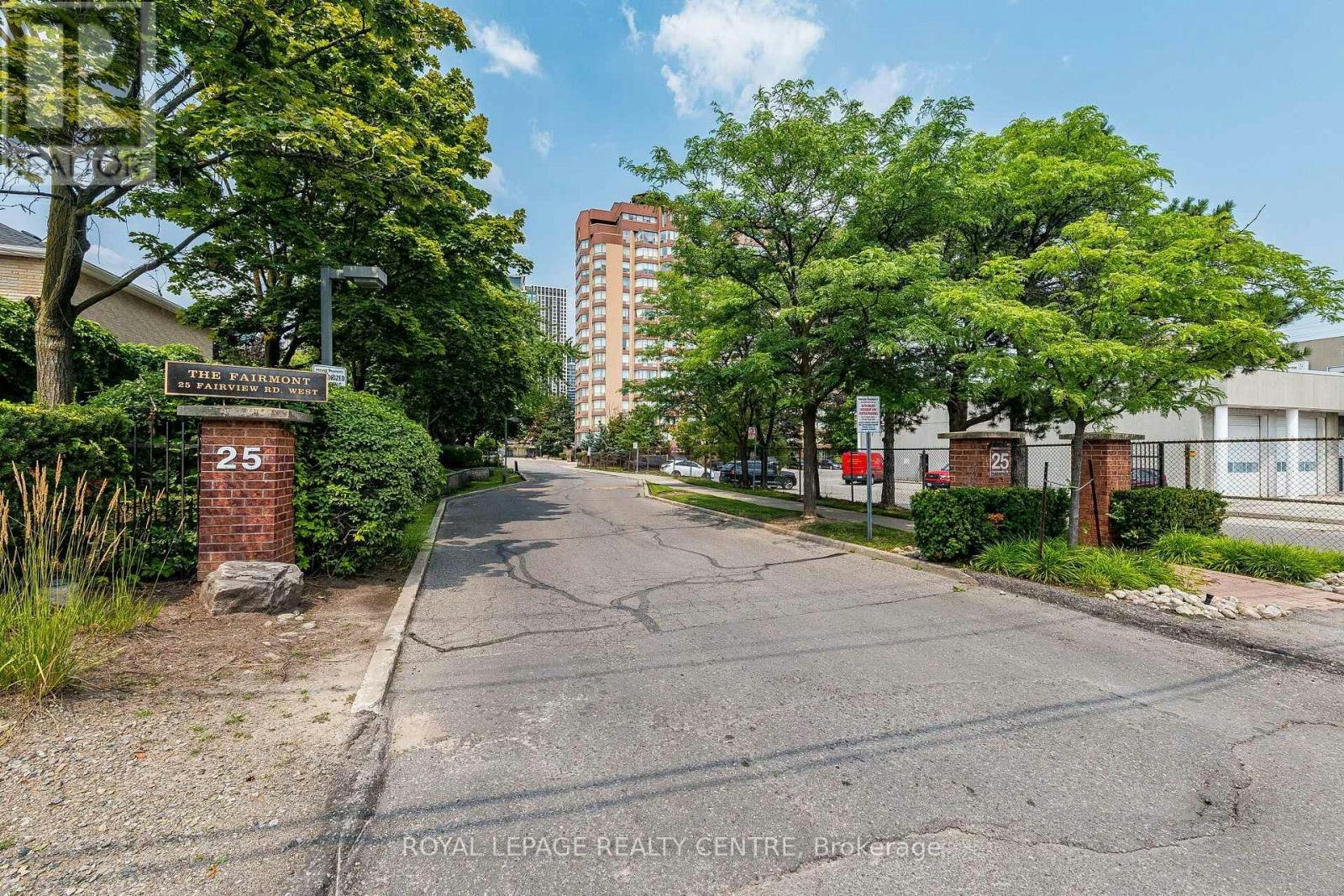 807-25 Fairview Road W, Mississauga, ON, L5B 3Y8 - 3