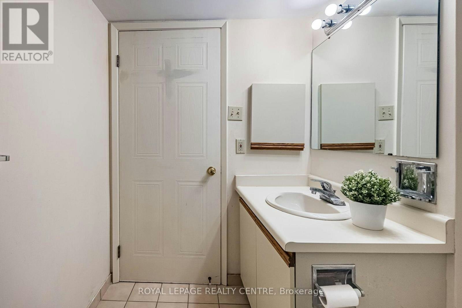 807-25 Fairview Road W, Mississauga, ON, L5B 3Y8 - 37