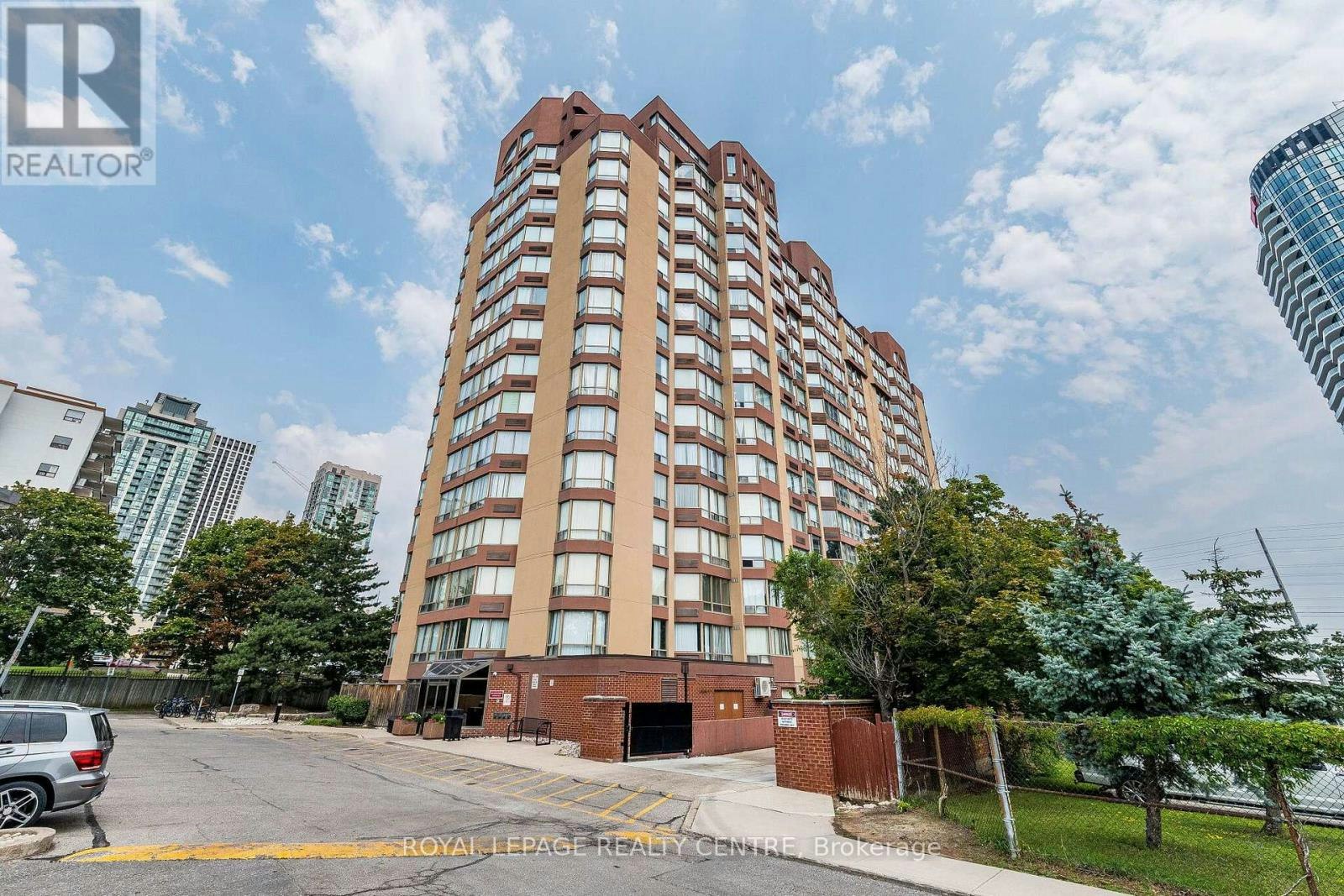 807-25 Fairview Road W, Mississauga, ON, L5B 3Y8