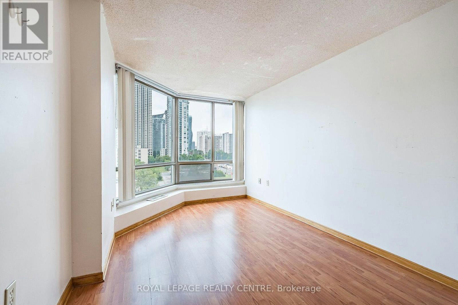 807-25 Fairview Road W, Mississauga, ON, L5B 3Y8 - 32