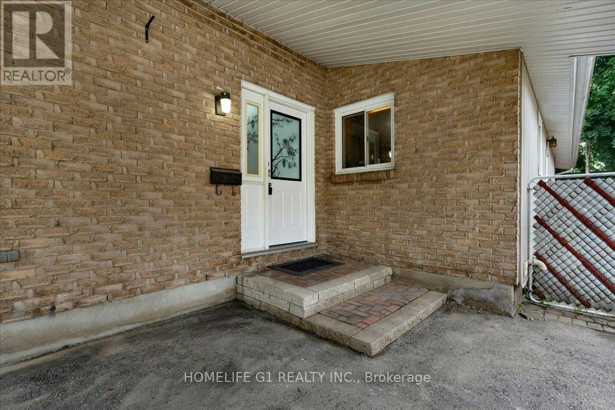 19 Milton Avenue W, Cambridge, ON, N3C 2Y3