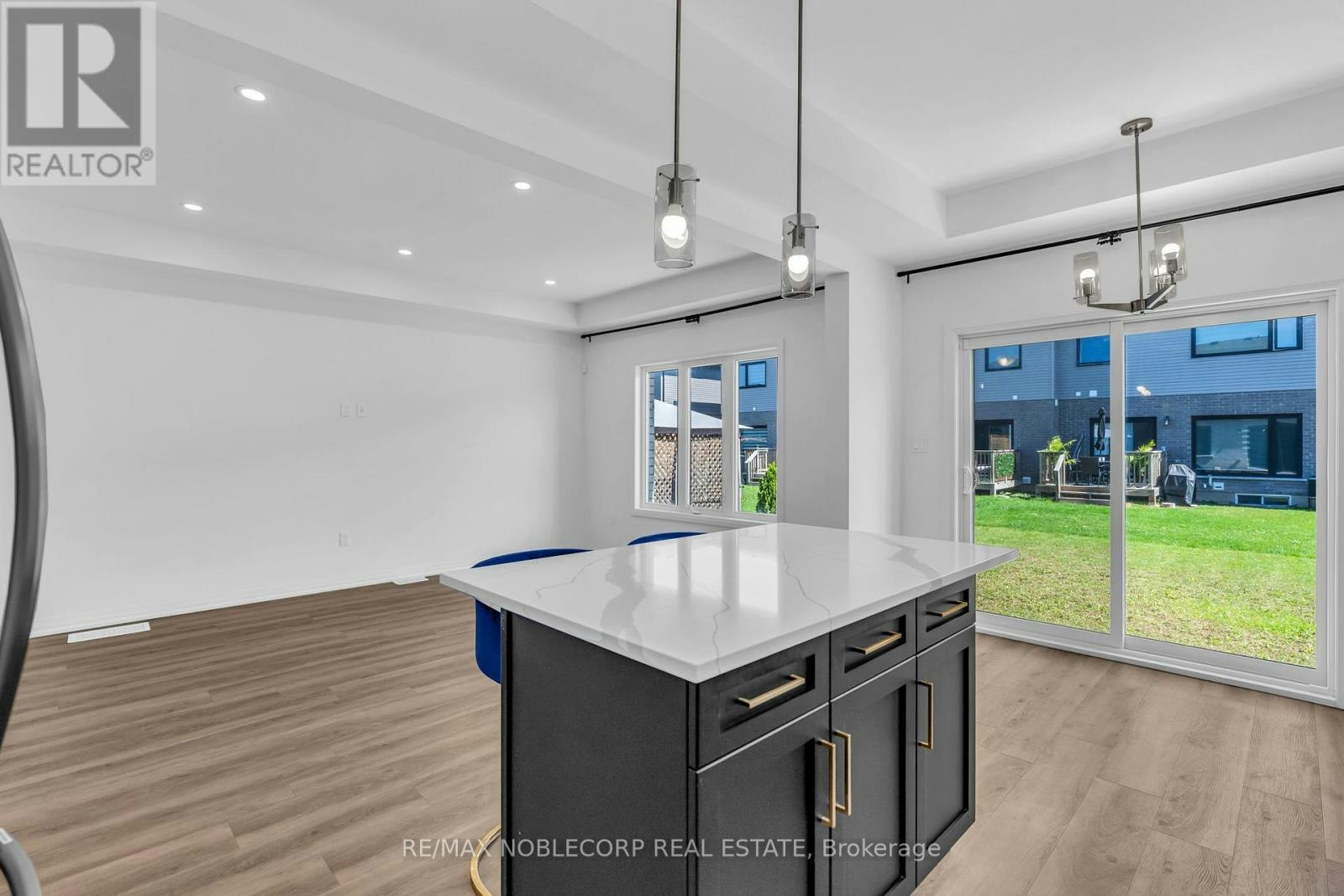 7396 Matteo Drive, Niagara Falls, ON, L2H 3T3 - 12