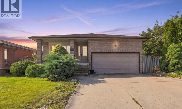 2 Hearthside Crescent