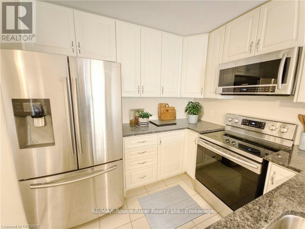 814 Broadway Boulevard, Peterborough, ON, L3C 5M8 - 7