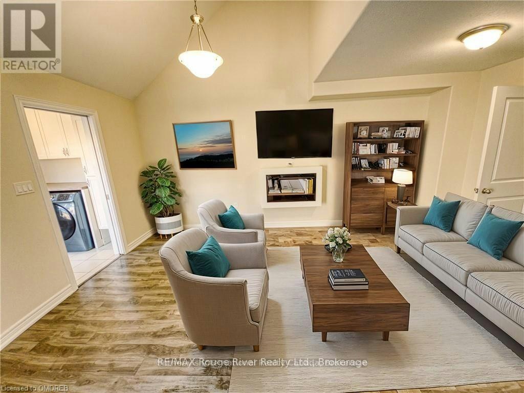 814 Broadway Boulevard, Peterborough, ON, L3C 5M8 - 3