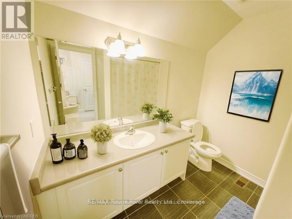 814 Broadway Boulevard, Peterborough, ON, L3C 5M8 - 9