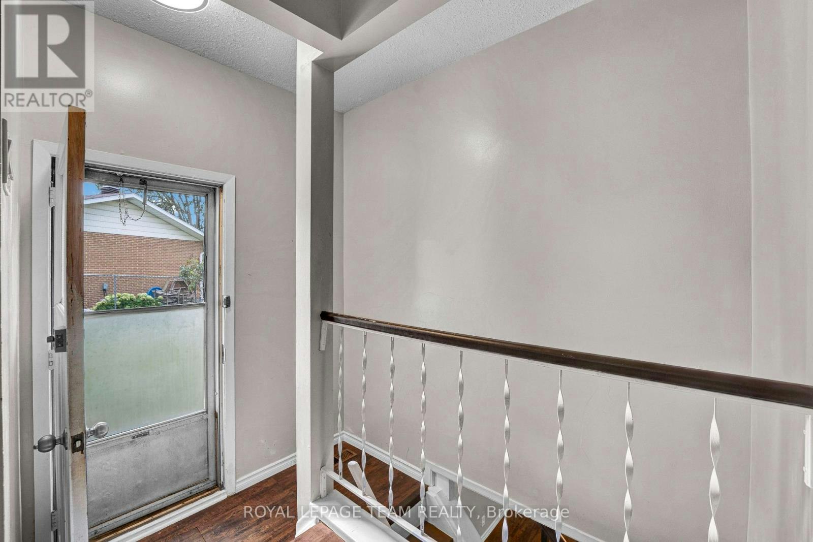 101 Country Lane W, Ottawa, ON, K2L 1J4 - 31
