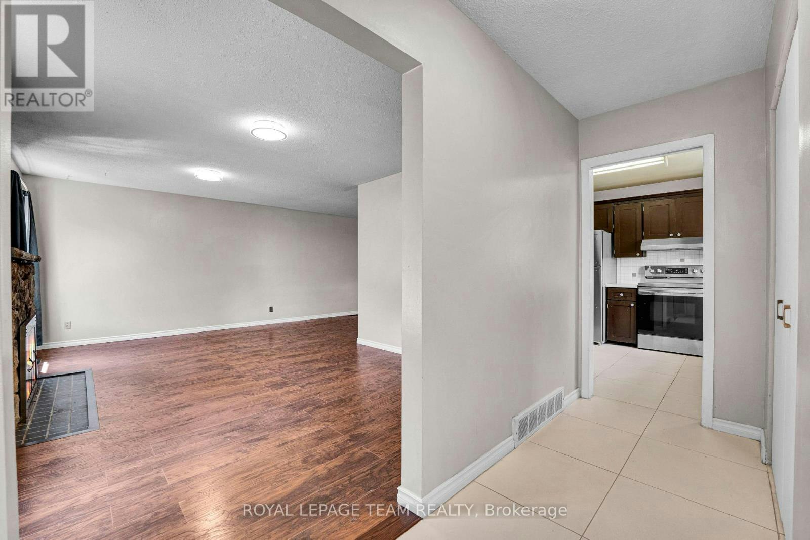 101 Country Lane W, Ottawa, ON, K2L 1J4 - 9