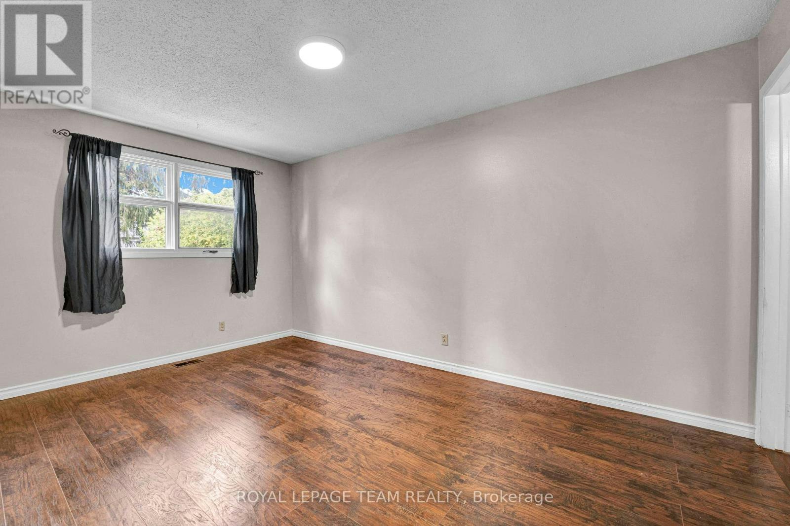 101 Country Lane W, Ottawa, ON, K2L 1J4 - 27