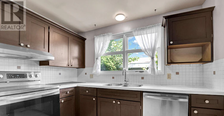 101 Country Lane W, Ottawa, ON, K2L 1J4 - 11