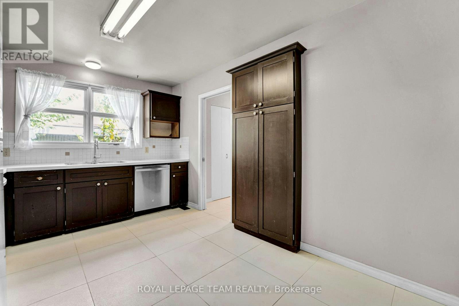 101 Country Lane W, Ottawa, ON, K2L 1J4 - 13