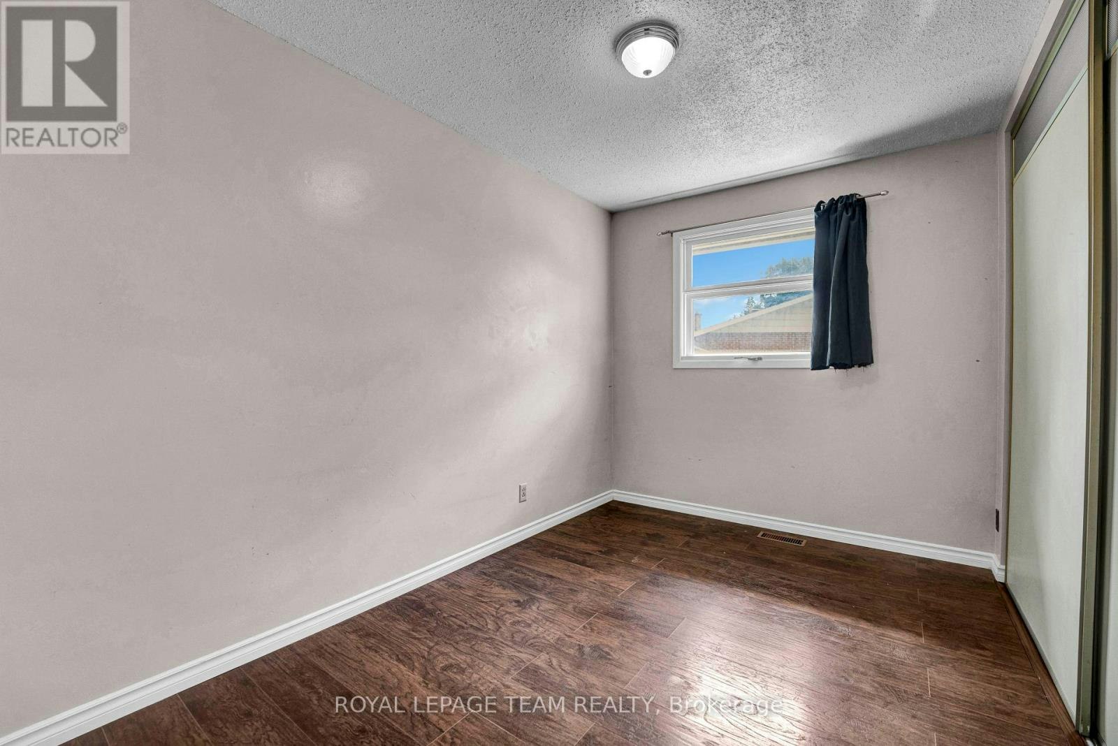 101 Country Lane W, Ottawa, ON, K2L 1J4 - 24