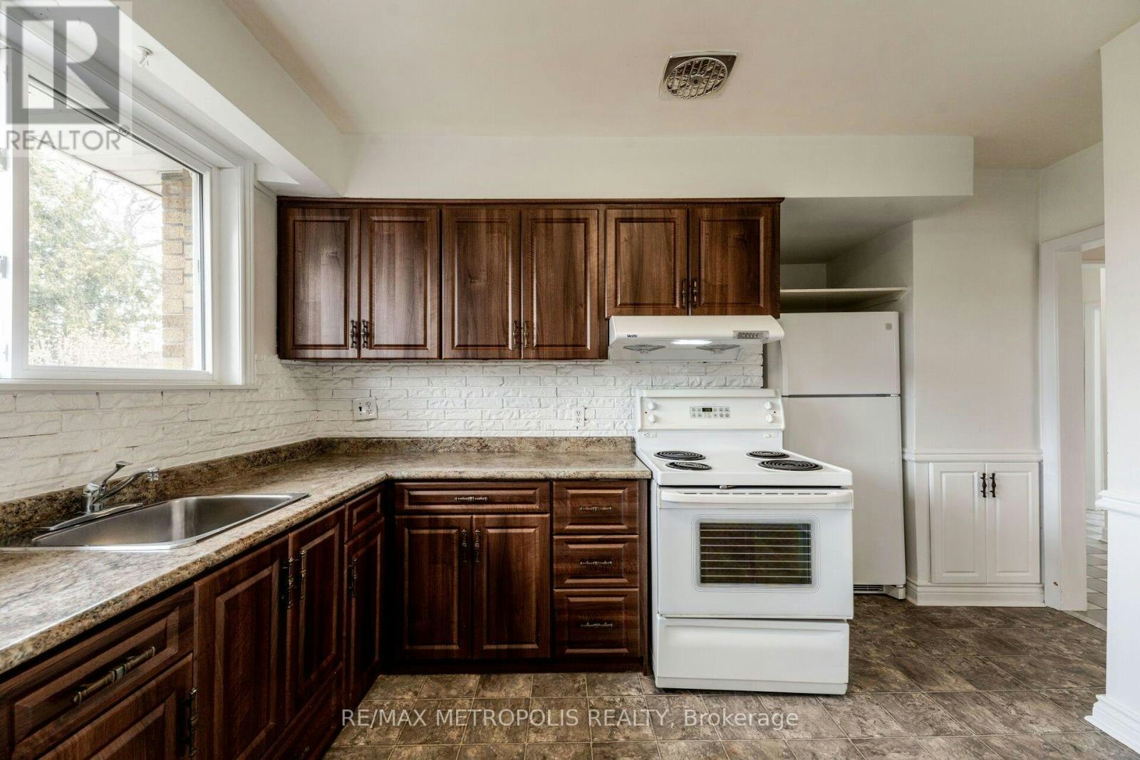 20 Perivale Crescent, Toronto, ON, M1J 2C1 - 22