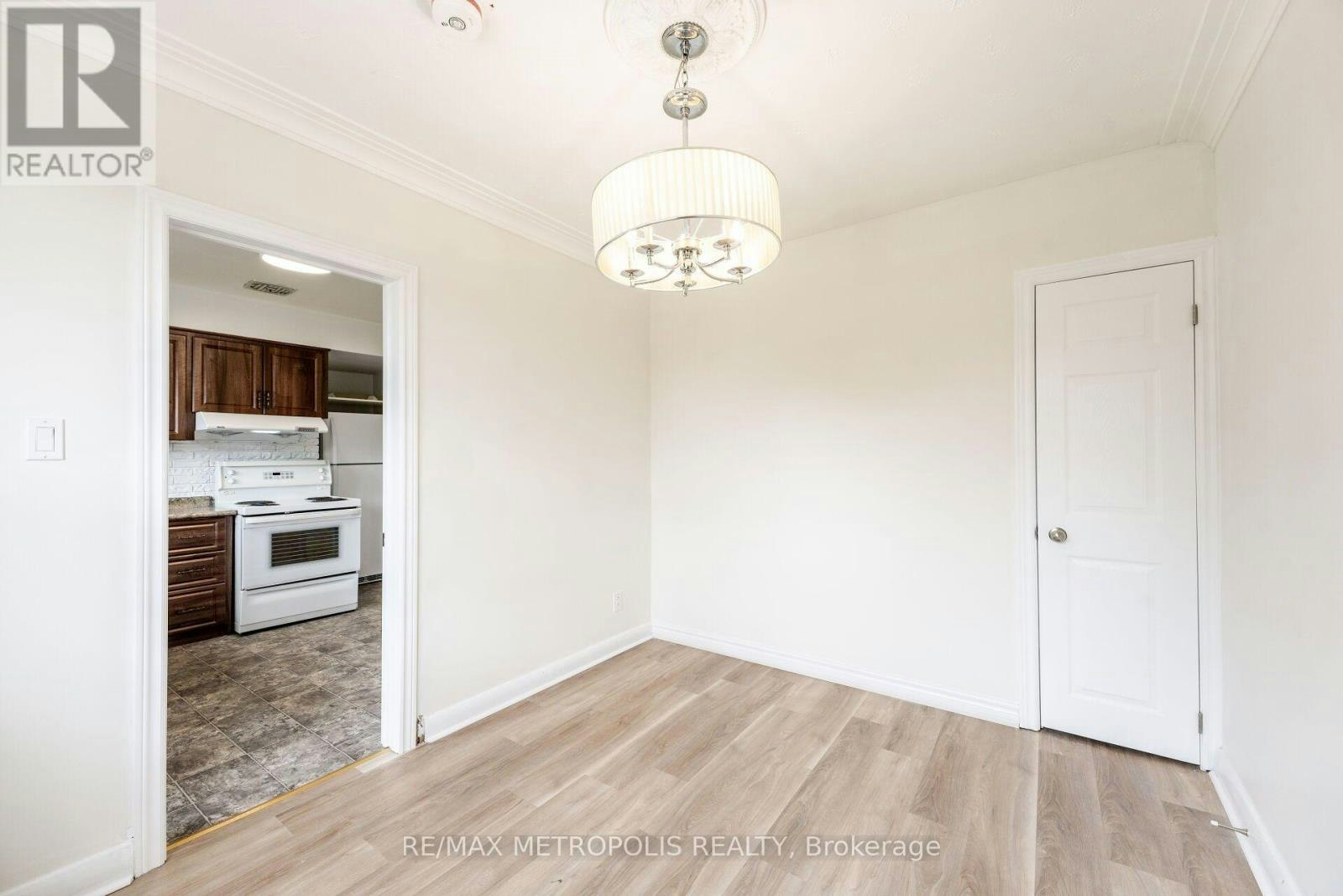 20 Perivale Crescent, Toronto, ON, M1J 2C1 - 26
