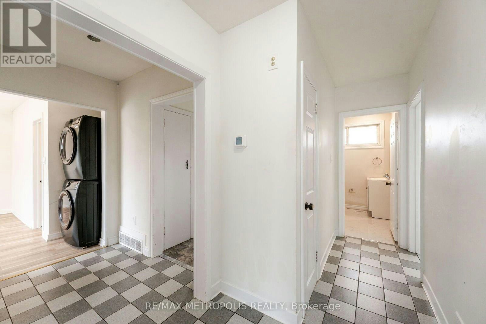 20 Perivale Crescent, Toronto, ON, M1J 2C1 - 35