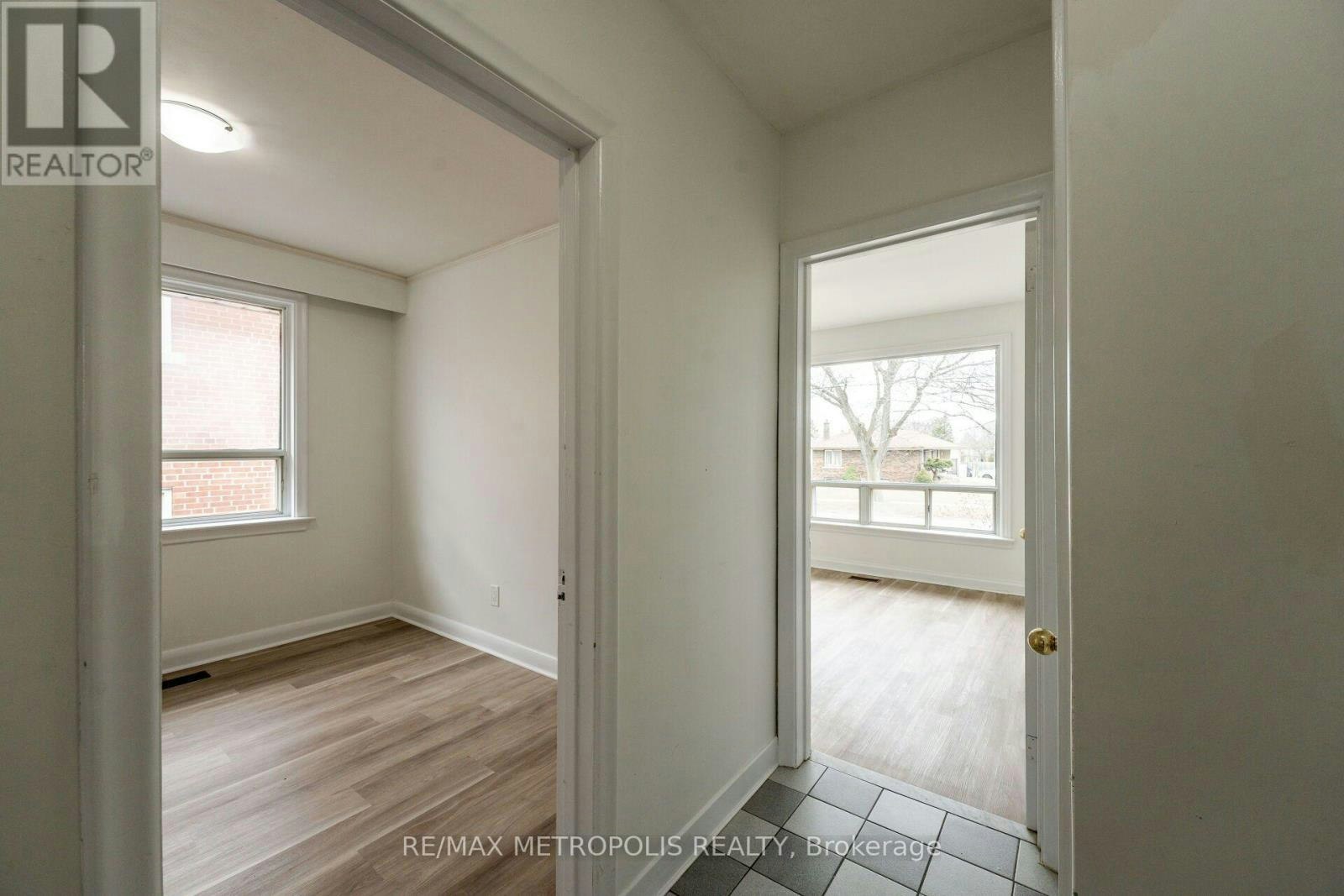 20 Perivale Crescent, Toronto, ON, M1J 2C1 - 30