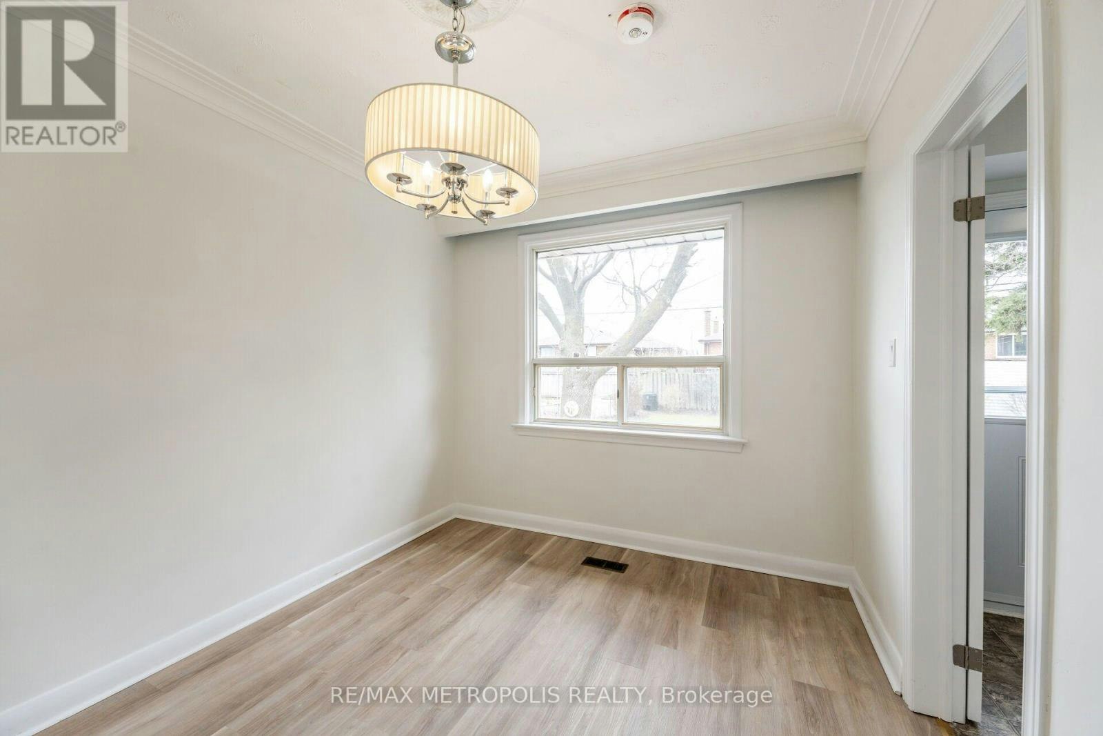 20 Perivale Crescent, Toronto, ON, M1J 2C1 - 28