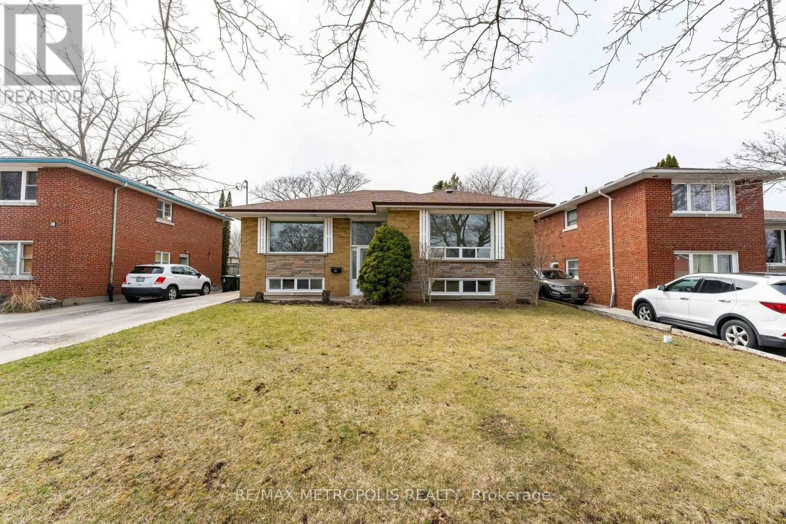 20 Perivale Crescent, Toronto, ON, M1J 2C1 - 3