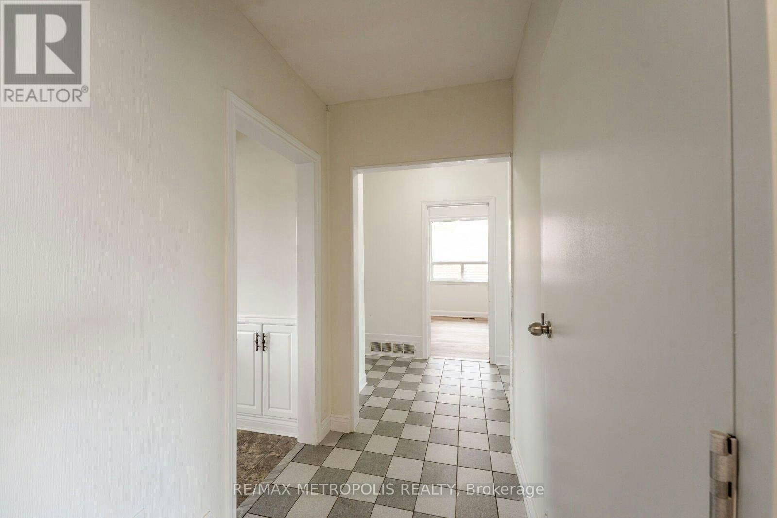 20 Perivale Crescent, Toronto, ON, M1J 2C1 - 11