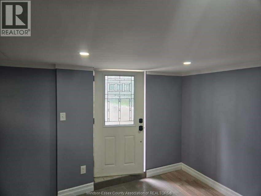 1106 LOWER-1108 Elm Avenue, Windsor, ON, N9A 5H7 - 2