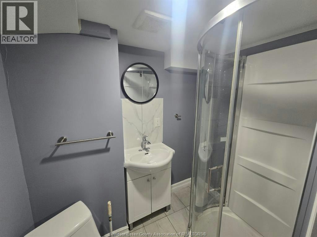1106 LOWER-1108 Elm Avenue, Windsor, ON, N9A 5H7 - 4