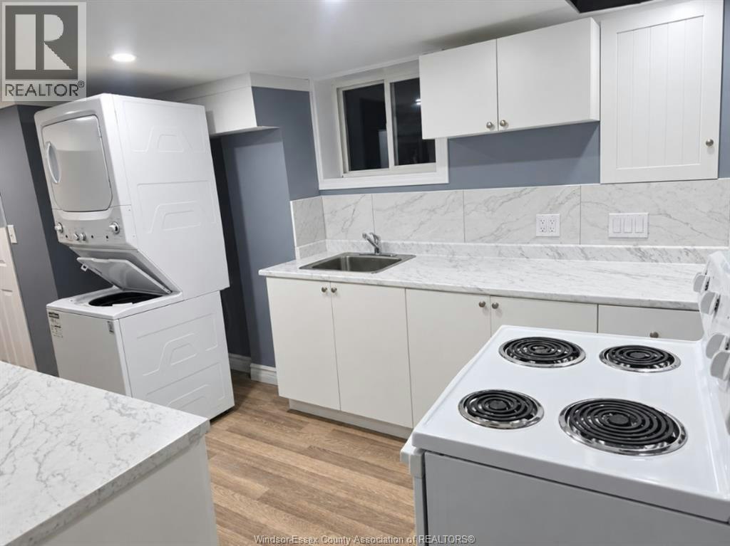 1106 LOWER-1108 Elm Avenue, Windsor, ON, N9A 5H7 - 3