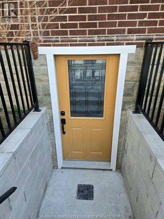 1106 LOWER-1108 Elm Avenue, Windsor, ON, N9A 5H7 - 7