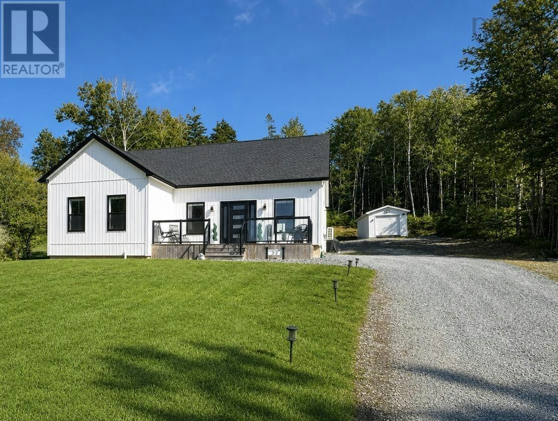 30 Cove Road, East Uniacke, NS, B0N 1Z0