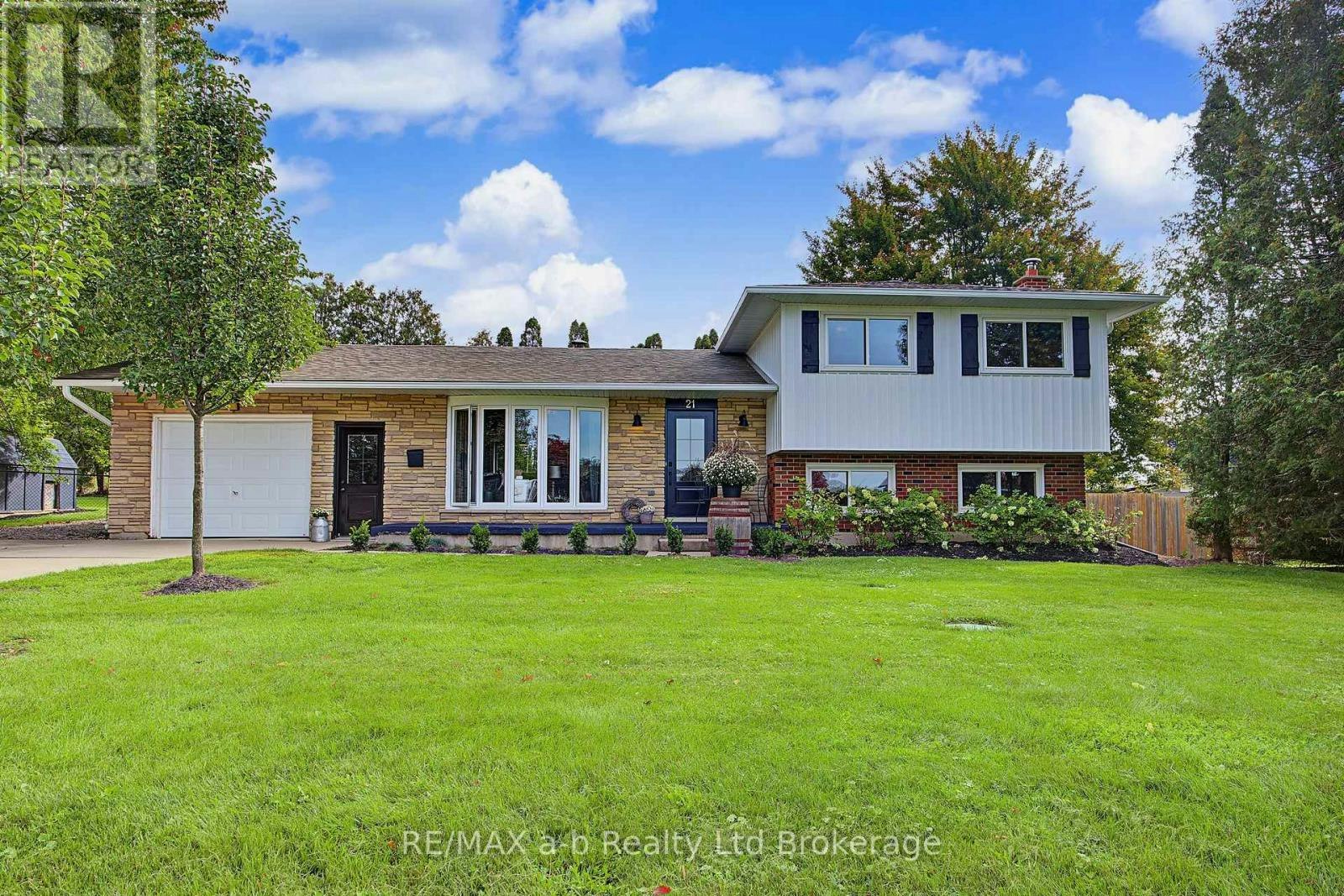21 Peggy Avenue, Oxford Station, ON, N0J 1N0
