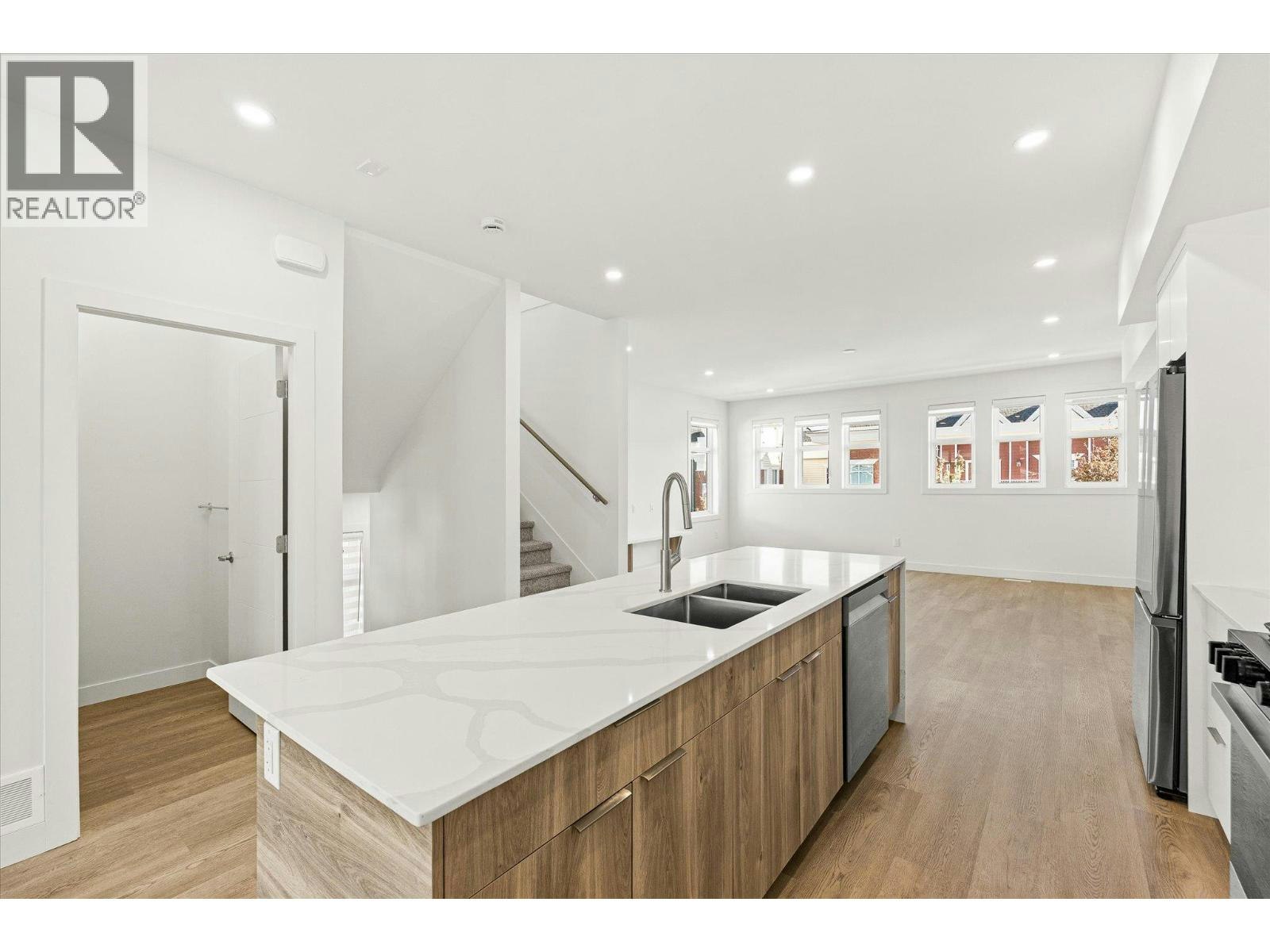 116-5300 Main Street, Kelowna, BC, V1W 0C1 - 12