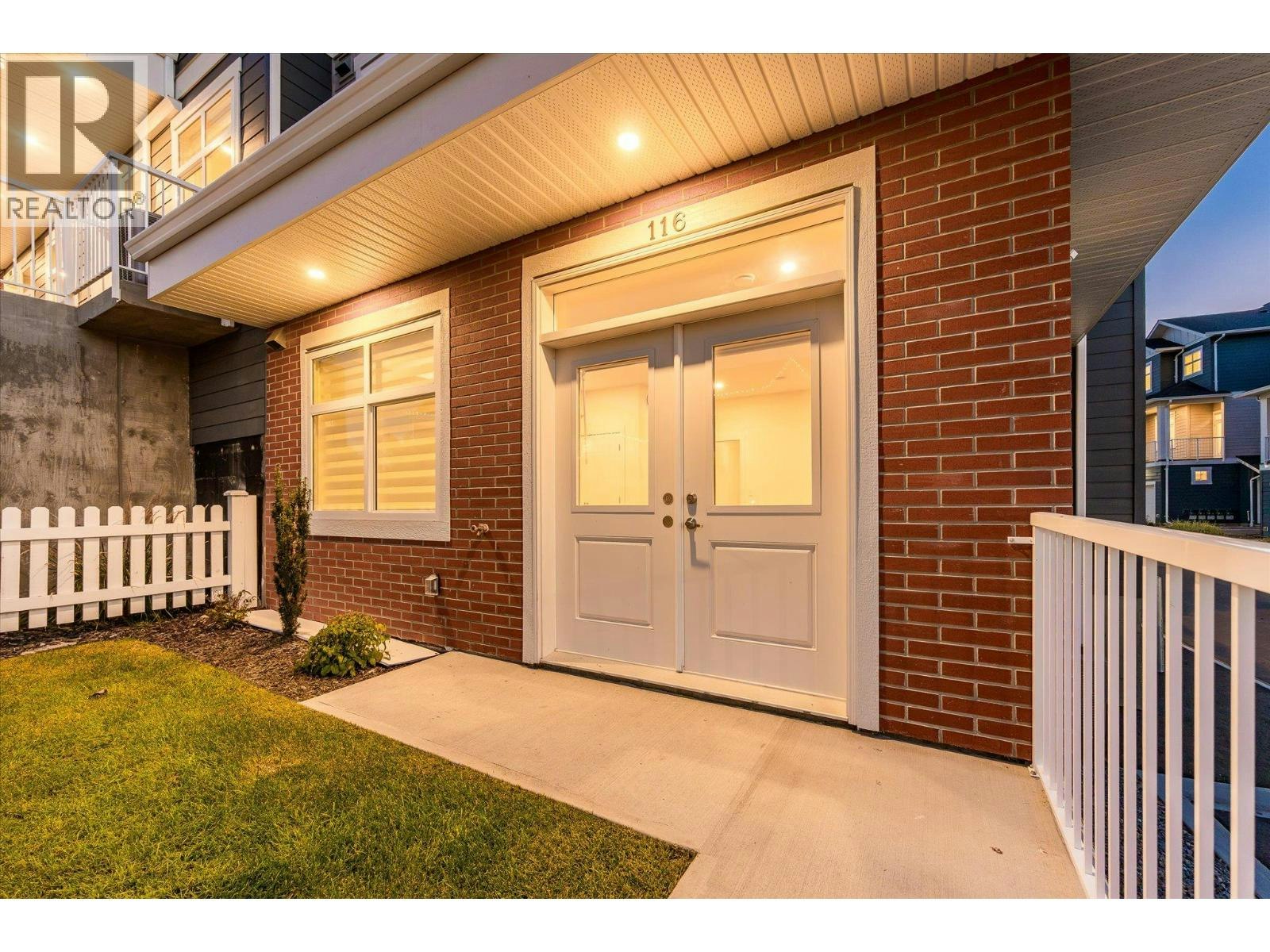 116-5300 Main Street, Kelowna, BC, V1W 0C1 - 5