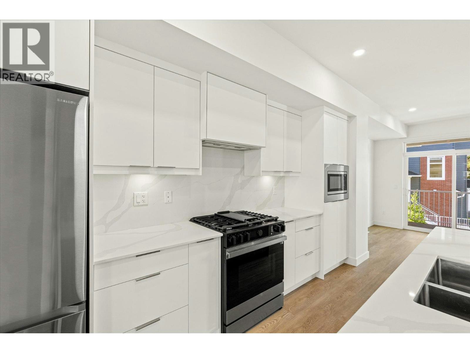 116-5300 Main Street, Kelowna, BC, V1W 0C1 - 11