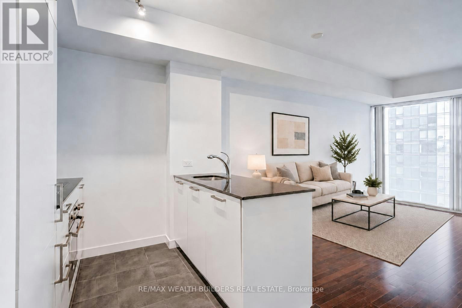 1403-12 York Street, Toronto, ON, M5J 0A9 - 3