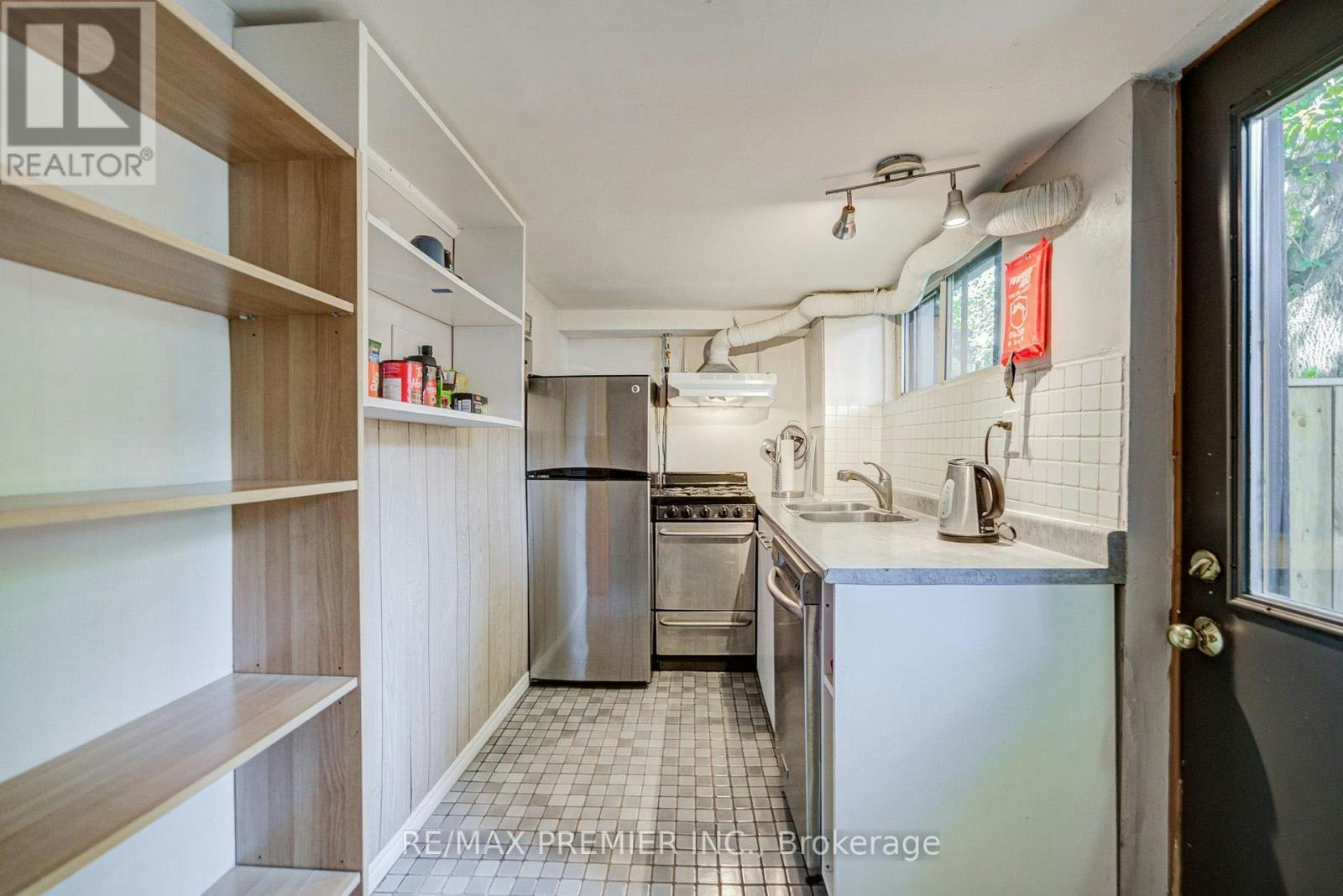 1-224 Lippincott Street, Toronto, ON, M5S 2P5 - 3