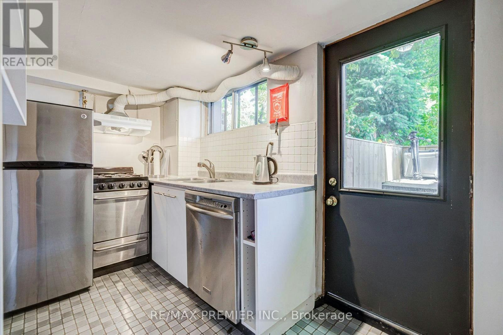 1-224 Lippincott Street, Toronto, ON, M5S 2P5 - 2