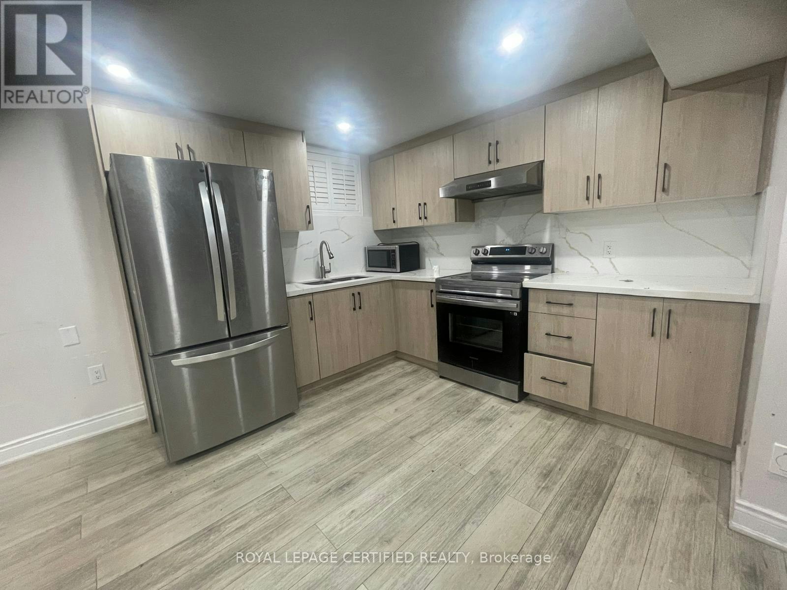 BSMT-211 Macedonia Crescent, Mississauga, ON, L5B 3R8 - 2