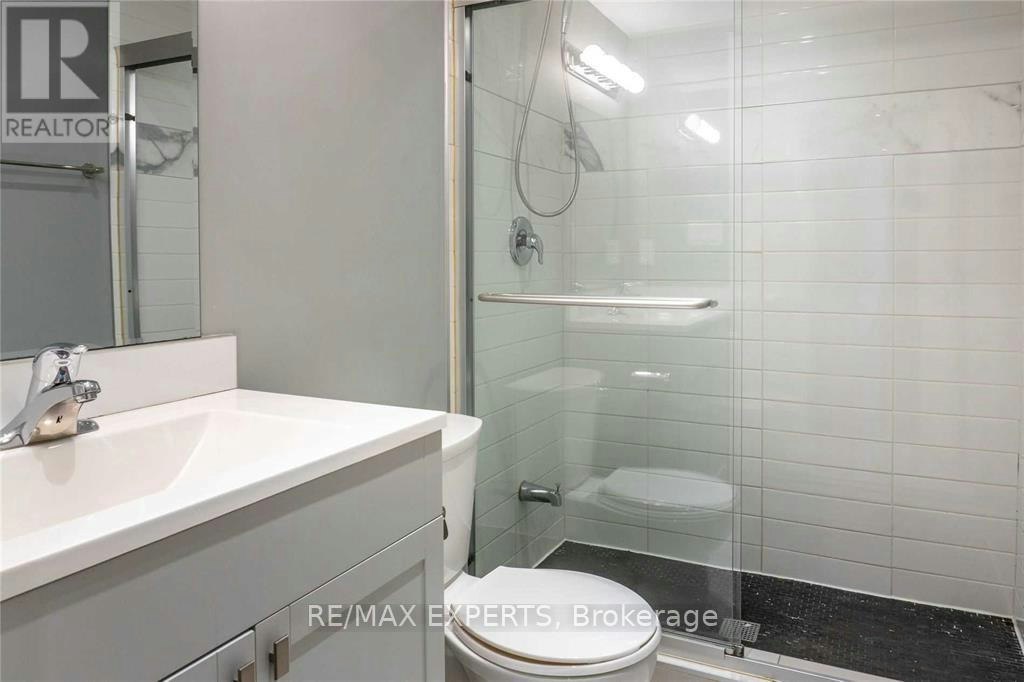 UPPER-2 Hyde Avenue, Toronto, ON, M6M 1J3 - 9