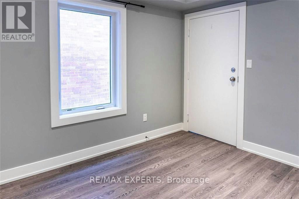 UPPER-2 Hyde Avenue, Toronto, ON, M6M 1J3 - 7