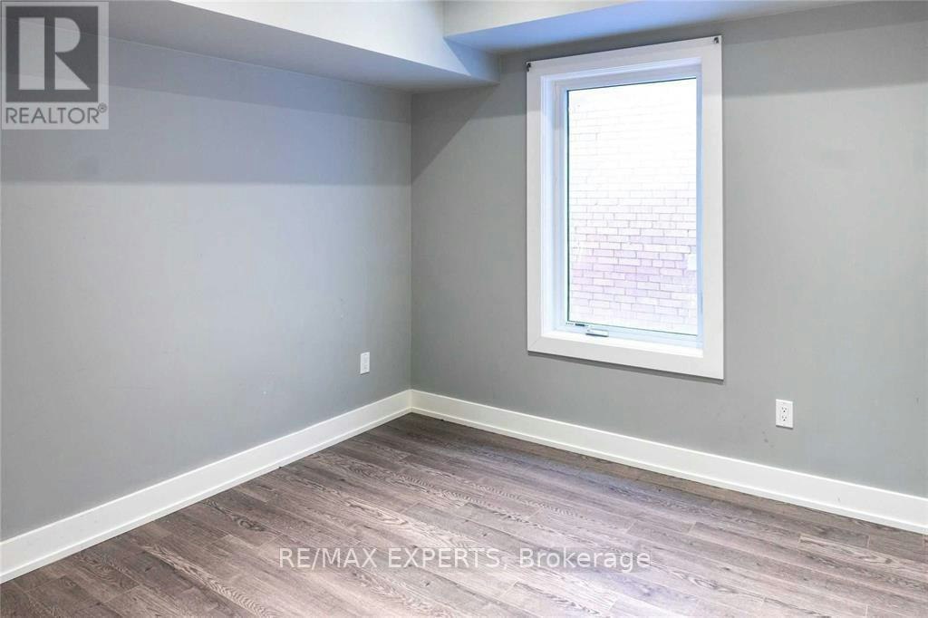 UPPER-2 Hyde Avenue, Toronto, ON, M6M 1J3 - 8