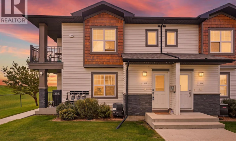 1502-1015 Patrick Crescent