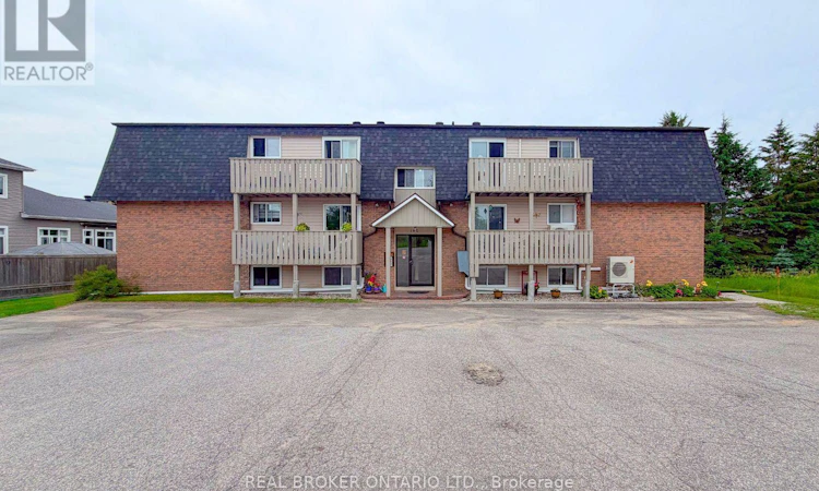 12-140 George Street W