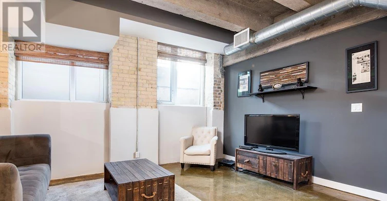L04-201 Carlaw Avenue, Toronto, ON, M4M 2S3 - 4