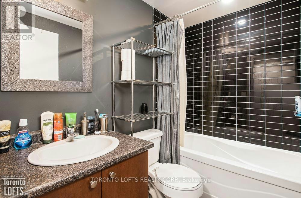 L04-201 Carlaw Avenue, Toronto, ON, M4M 2S3 - 13